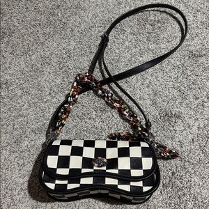 COACHTOPIA | Mini Wavy Dinky Bag